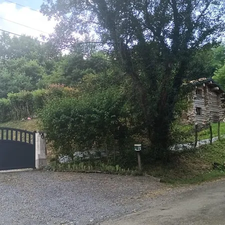 Bed and Breakfast D Hotes La Du Haoure 3*