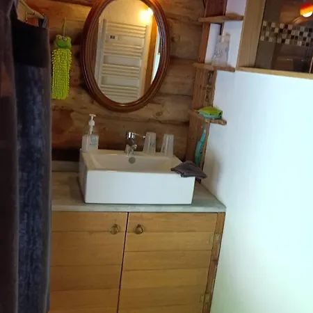 D Hotes La Du Haoure Bed & Breakfast